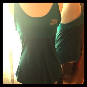 Nike active top